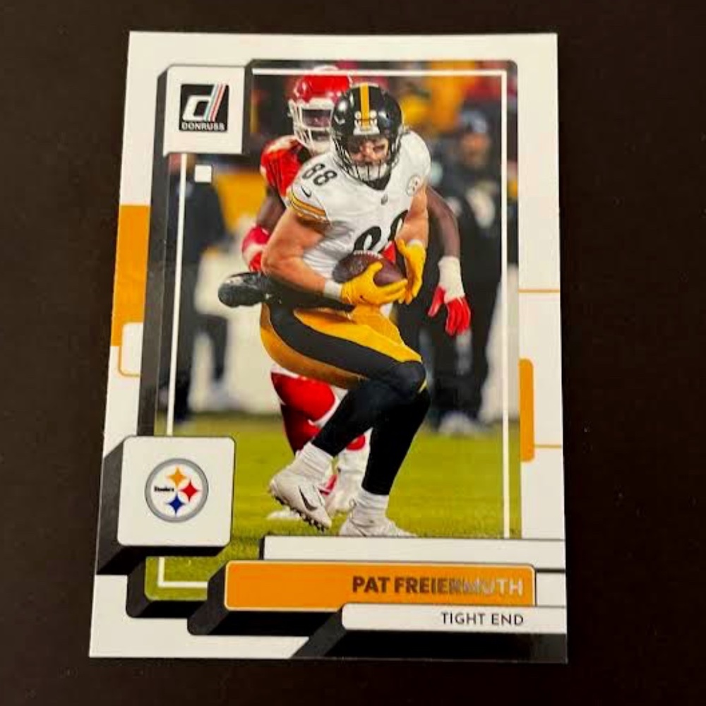 Pat Freiermuth: Pittsburgh Steelers, Tight End 2022 Panini Donruss Football #218
